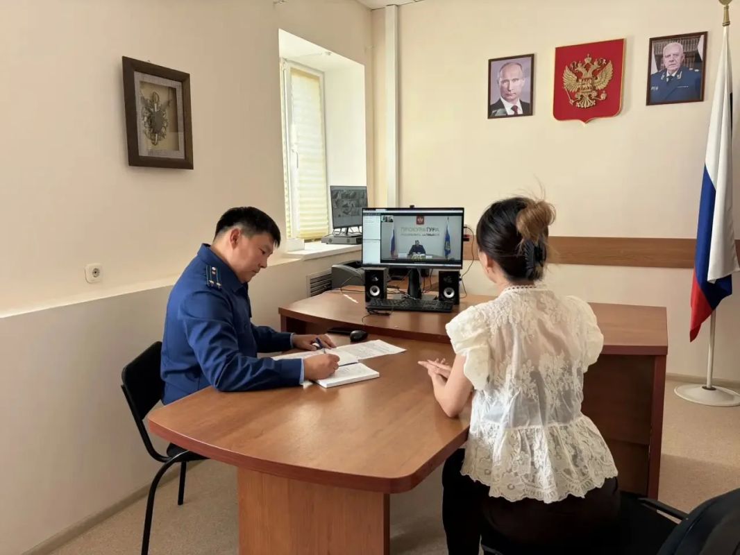 Прокурор республики провел прием жителей Октябрьского и Малодербетовского районов Прокурор республики провел прием жителей Октябрьского и Малодербетовского районов