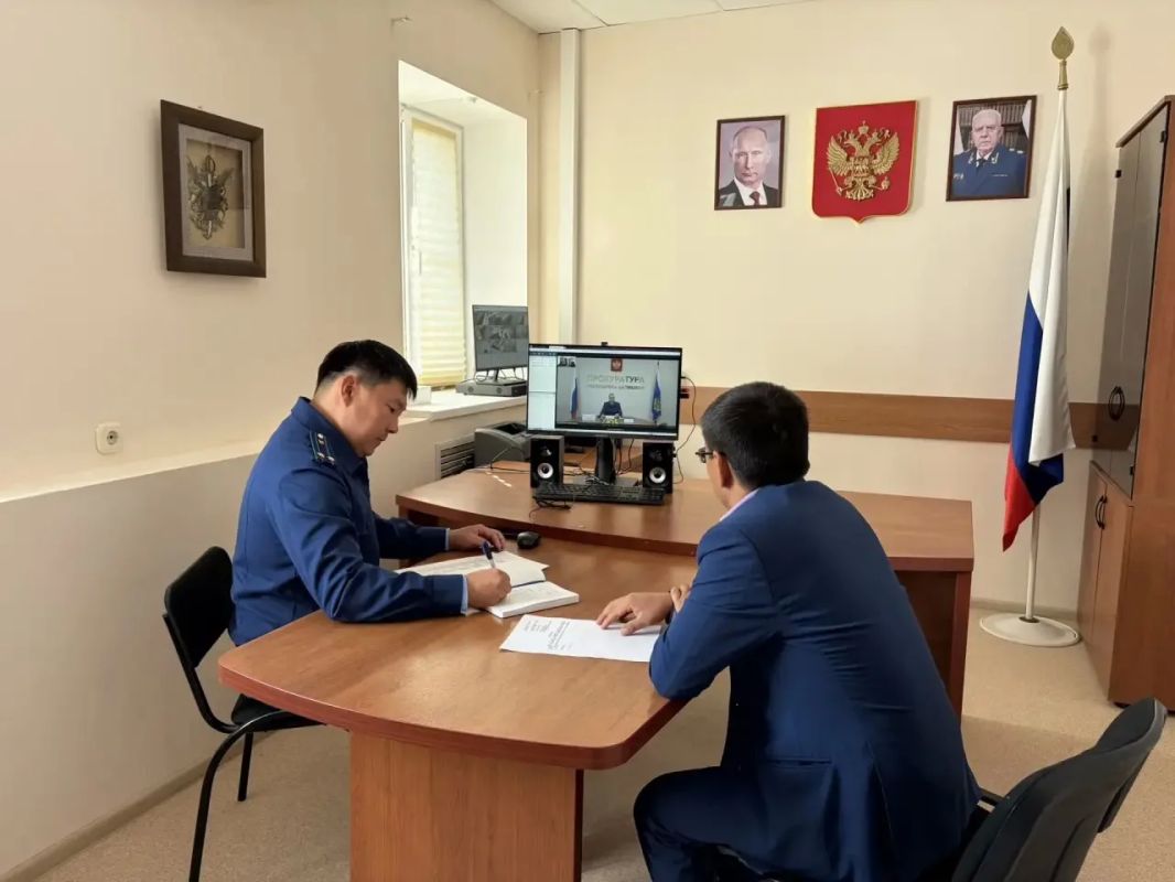 Прокурор республики провел прием жителей Октябрьского и Малодербетовского районов Прокурор республики провел прием жителей Октябрьского и Малодербетовского районов