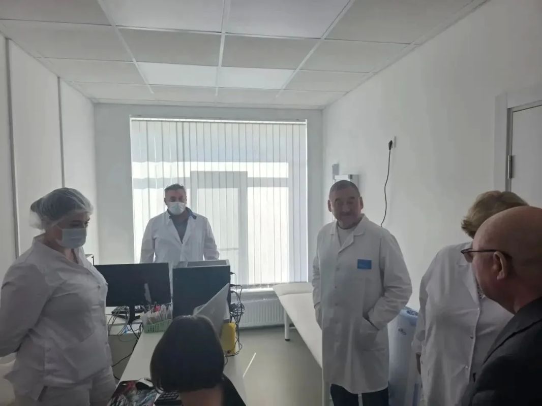 6 октября в Приютненском районе заместитель Председателя Народного Хурала (Парламента) Республики Калмыкия Николай Нуров вместе с главой Приютненского районного муниципального образования Республики Калмыкия Басаном... 6 октября в Приютненском районе заместитель Председателя Народного Хурала (Парламента) Республики Калмыкия Николай Нуров вместе с главой Приютненского районного муниципального образования Республики Калмыкия Басаном...