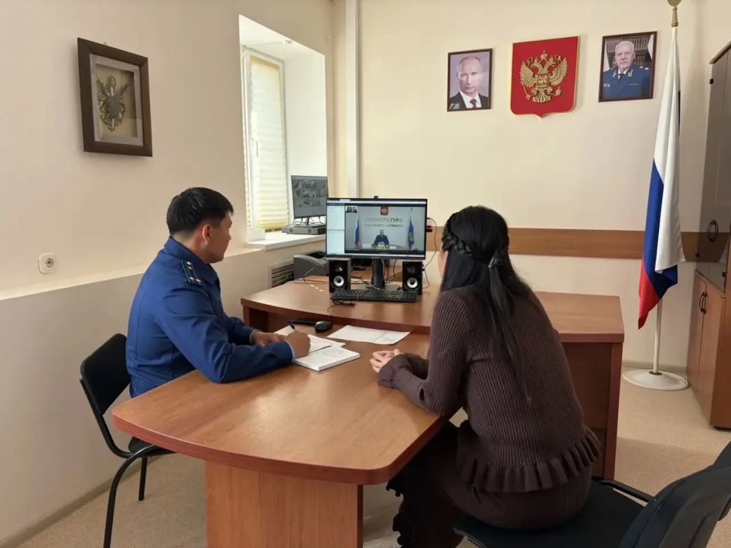 Прокурор республики провел прием жителей Октябрьского и Малодербетовского районов Прокурор республики провел прием жителей Октябрьского и Малодербетовского районов