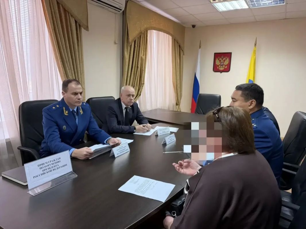 Прокурор республики Виталий Семенченко провел прием граждан по поручению Президента Российской Федерации