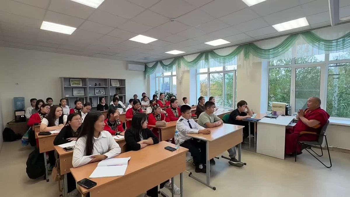 Занятие в буддийской школе: разговор об осознанности и нравственных ориентирах