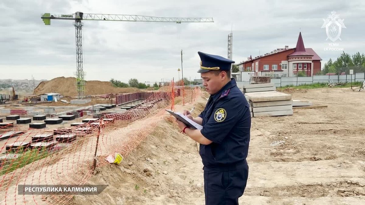 В Республике Калмыкия работники строительной организации поблагодарили сотрудников СК России за содействие в выплате заработной платы