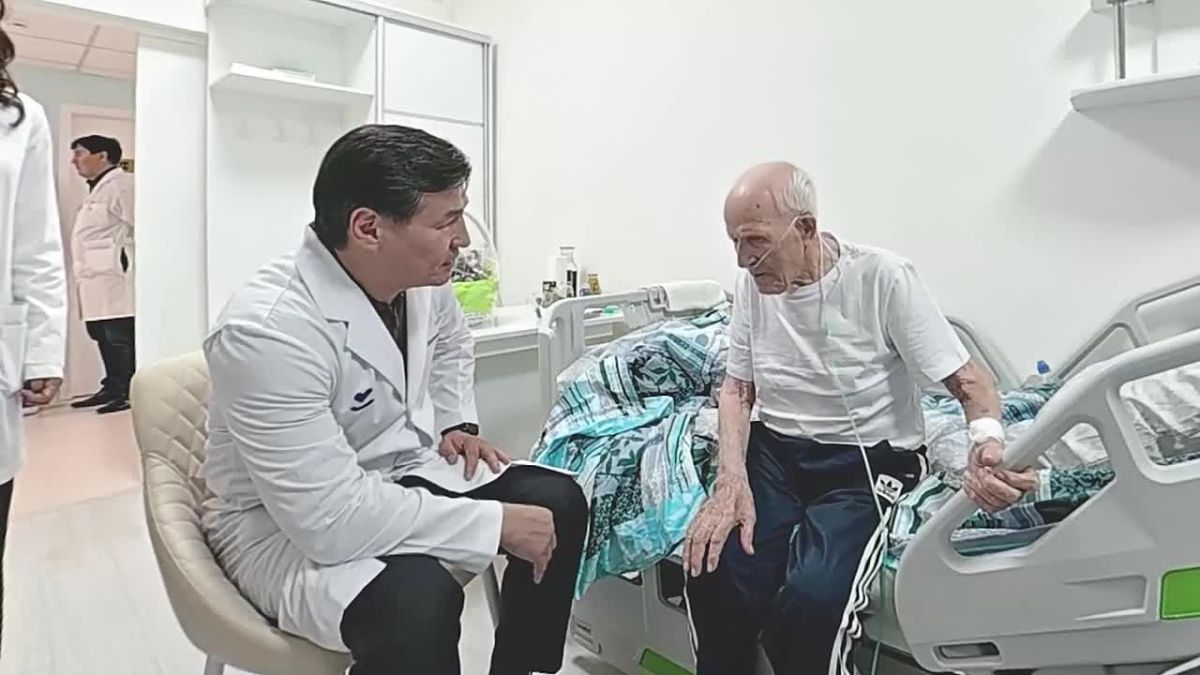Бату Хасиков: Навестил нашего дорогого ветерана Великой Отечественной войны Петра Леонтьевича Леонтьева