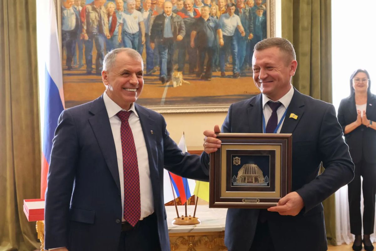 Владимир Константинов: На Конференции ЮРПА с Председателем Народного Хурала (Парламента) Республики Калмыкия Артемом Васильевичем Михайловым подписал соглашение о межпарламентском сотрудничестве Владимир Константинов: На Конференции ЮРПА с Председателем Народного Хурала (Парламента) Республики Калмыкия Артемом Васильевичем Михайловым подписал соглашение о межпарламентском сотрудничестве