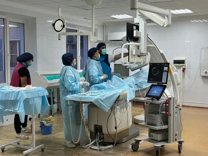 Больница в Калмыкии получила реабилитационное оборудование на 100 млн руб