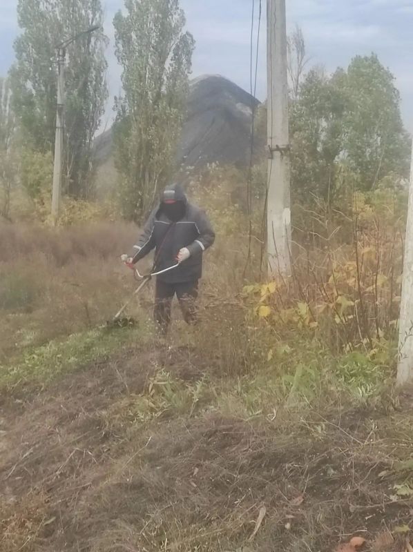 Продолжаем помогать жителям подшефного Калмыкии Антрацитовского района ЛНР Продолжаем помогать жителям подшефного Калмыкии Антрацитовского района ЛНР