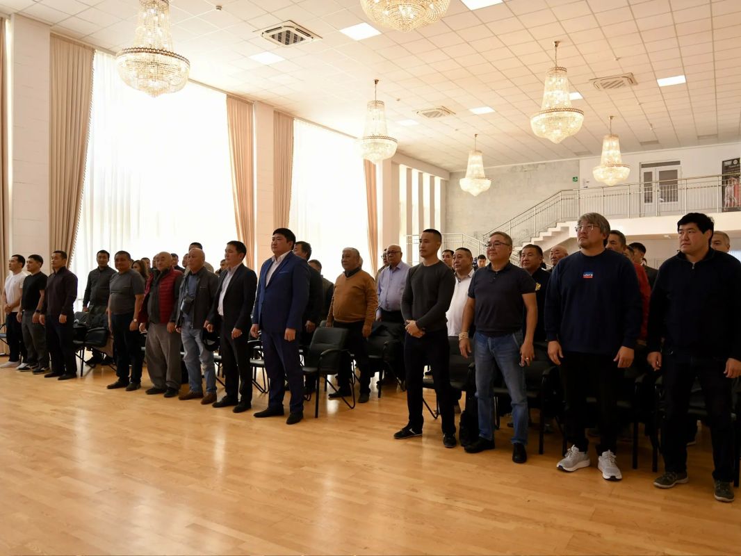 Алдар Лиджиков: Сегодня в рамках внеочередной отчетно-выборной конференции Федерации спортивной борьбы Республики Калмыкия на меня была возложена почетная миссия – возглавить ее, став Председателем Алдар Лиджиков: Сегодня в рамках внеочередной отчетно-выборной конференции Федерации спортивной борьбы Республики Калмыкия на меня была возложена почетная миссия – возглавить ее, став Председателем