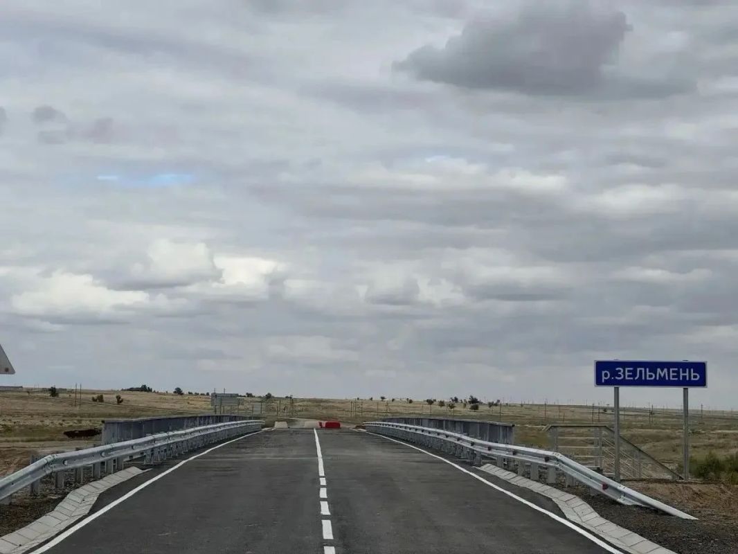 В Калмыкии за три квартала отремонтировали более 19 км дорог В Калмыкии за три квартала отремонтировали более 19 км дорог