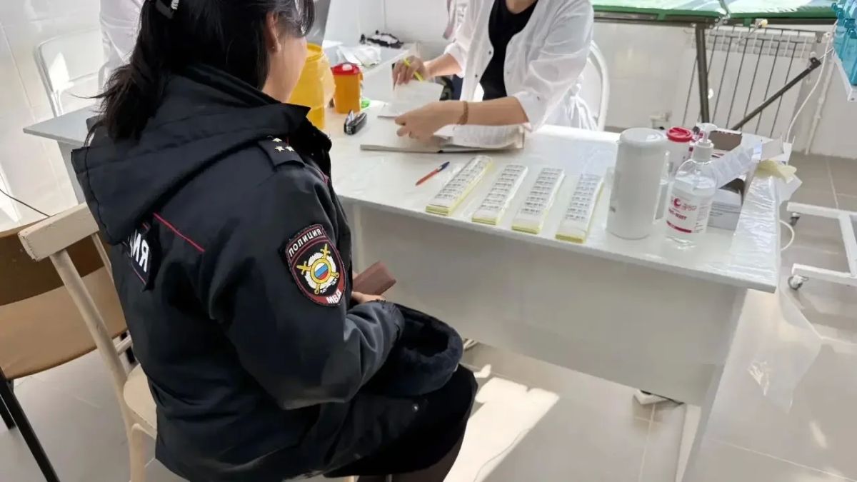 В Цаган Амане прошла выездная акция Центра крови Калмыкии В Цаган Амане прошла выездная акция Центра крови Калмыкии