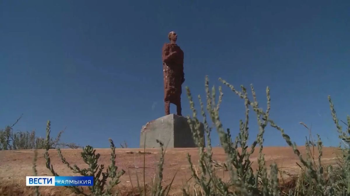 Сегодня 141 год со дня рождения Велимира Хлебникова, одного из самых самобытных поэтов Серебряного века