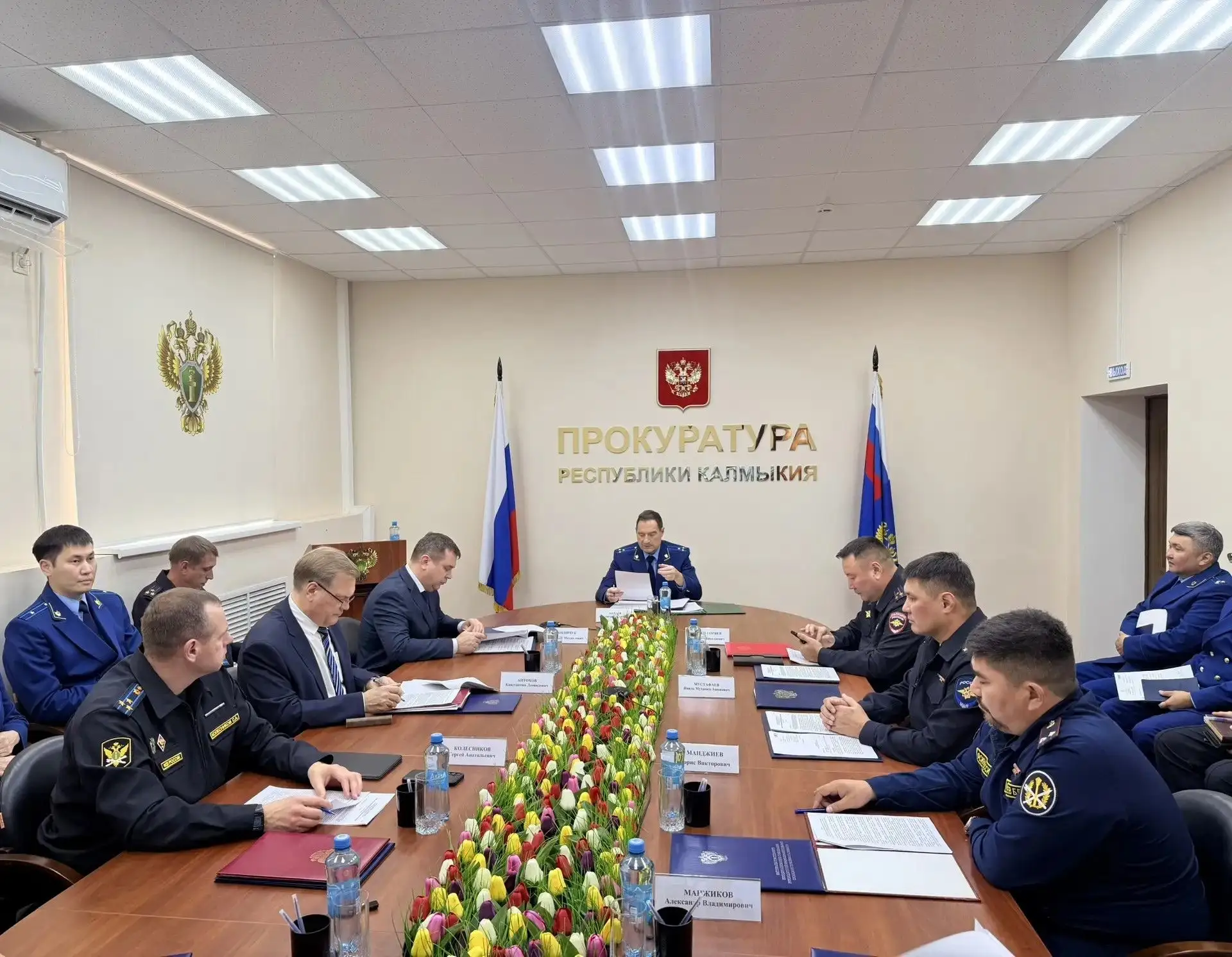 В Калмыкии обсудили работу по борьбе с коррупцией