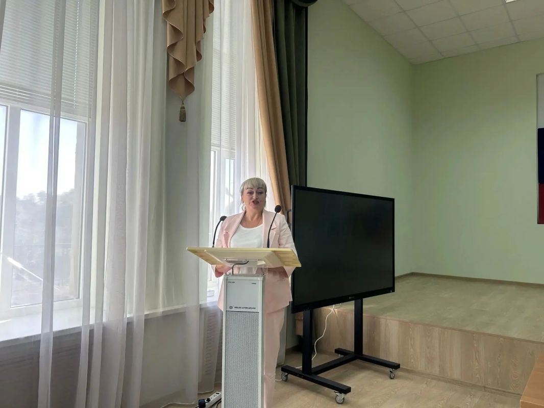 По поручению Председателя Народного Хурала Республики Калмыкия Артема Михайлова депутаты регионального парламента Яков Герман и Елена Лотник приняли участие в очередной, 14-й сессии Собрания депутатов Яшалтинского районного... По поручению Председателя Народного Хурала Республики Калмыкия Артема Михайлова депутаты регионального парламента Яков Герман и Елена Лотник приняли участие в очередной, 14-й сессии Собрания депутатов Яшалтинского районного...